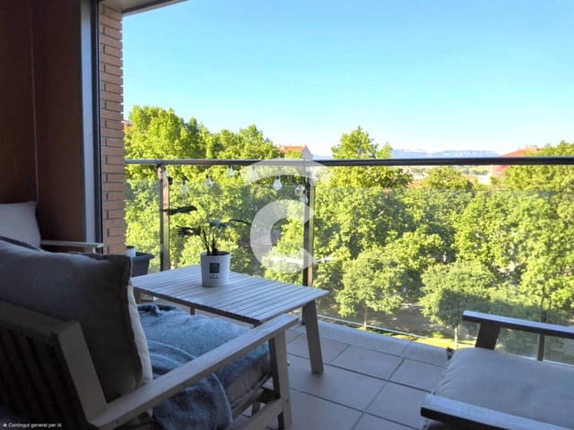 3 bedroom Flat for sale in Manlleu with garage - € 197,000 (Ref: 9861426)
