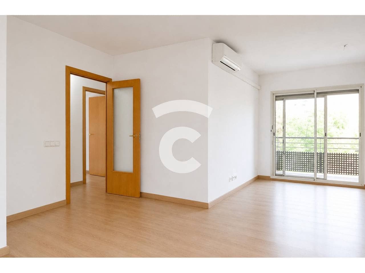 3 bedroom Flat for sale in Vic with garage - € 247,200 (Ref: 9875578)