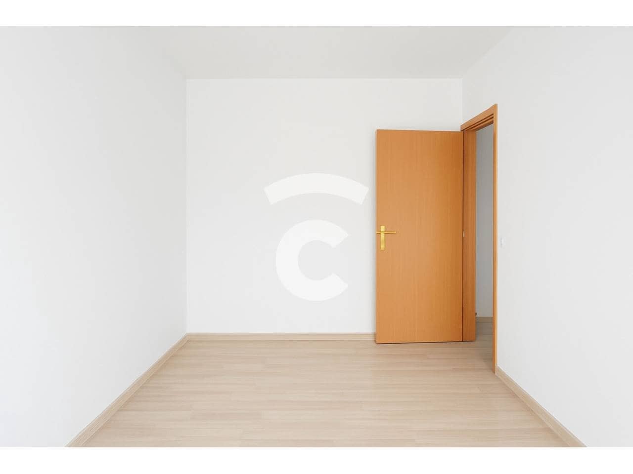 3 bedroom Flat for sale in Vic with garage - € 247,200 (Ref: 9875578)