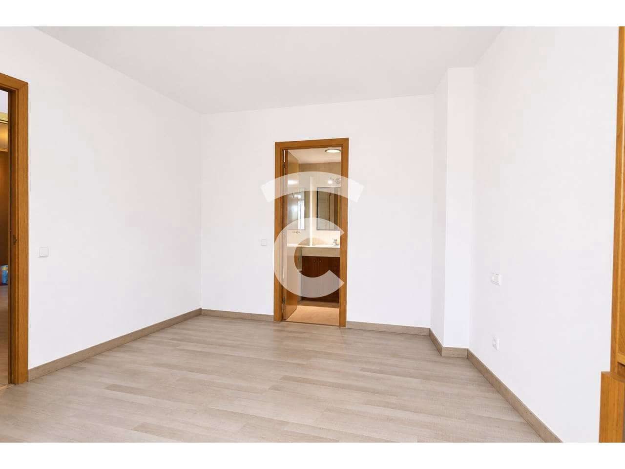 3 bedroom Flat for sale in Vic with garage - € 247,200 (Ref: 9875578)