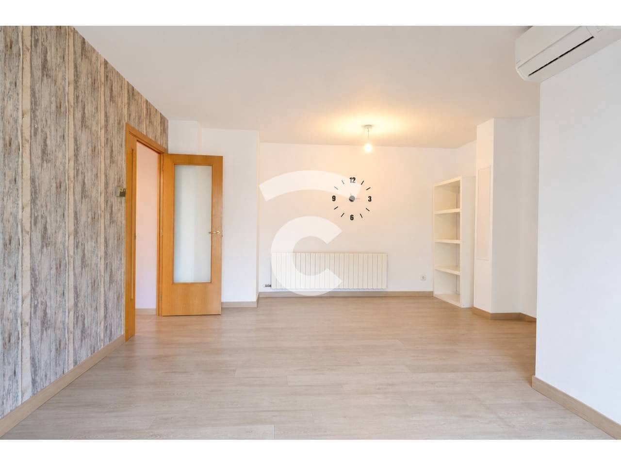 3 bedroom Flat for sale in Vic with garage - € 247,200 (Ref: 9875578)