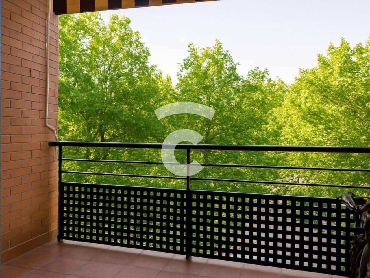 3 bedroom Flat for sale in Vic with garage - € 247,200 (Ref: 9875578)