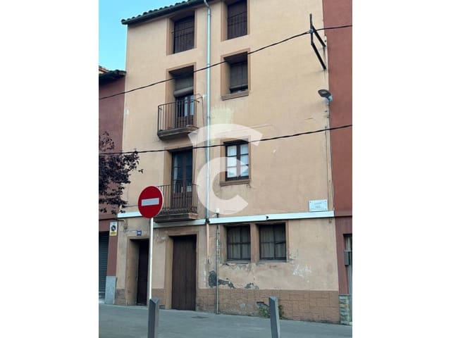 Casa de 12 habitaciones en Torelló en venta con garaje - 150.000 € (Ref: 9889458)