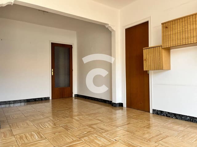4 sovrum Lägenhet till salu i Torelló med garage - 165 000 € (Ref: 9891494)
