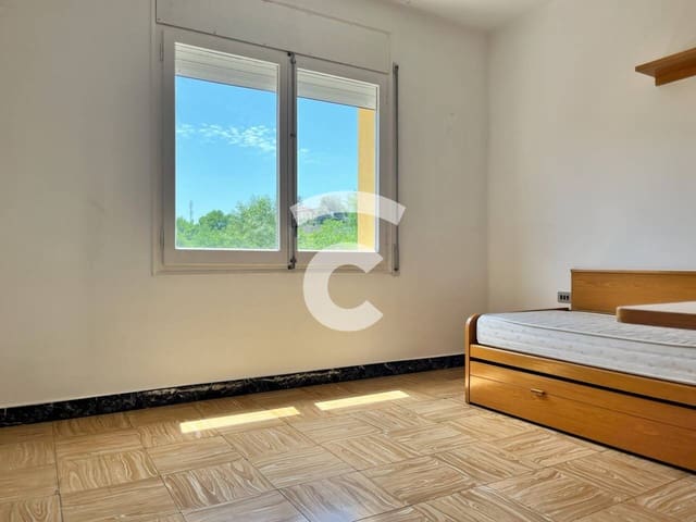 4 sovrum Lägenhet till salu i Torelló med garage - 165 000 € (Ref: 9891494)