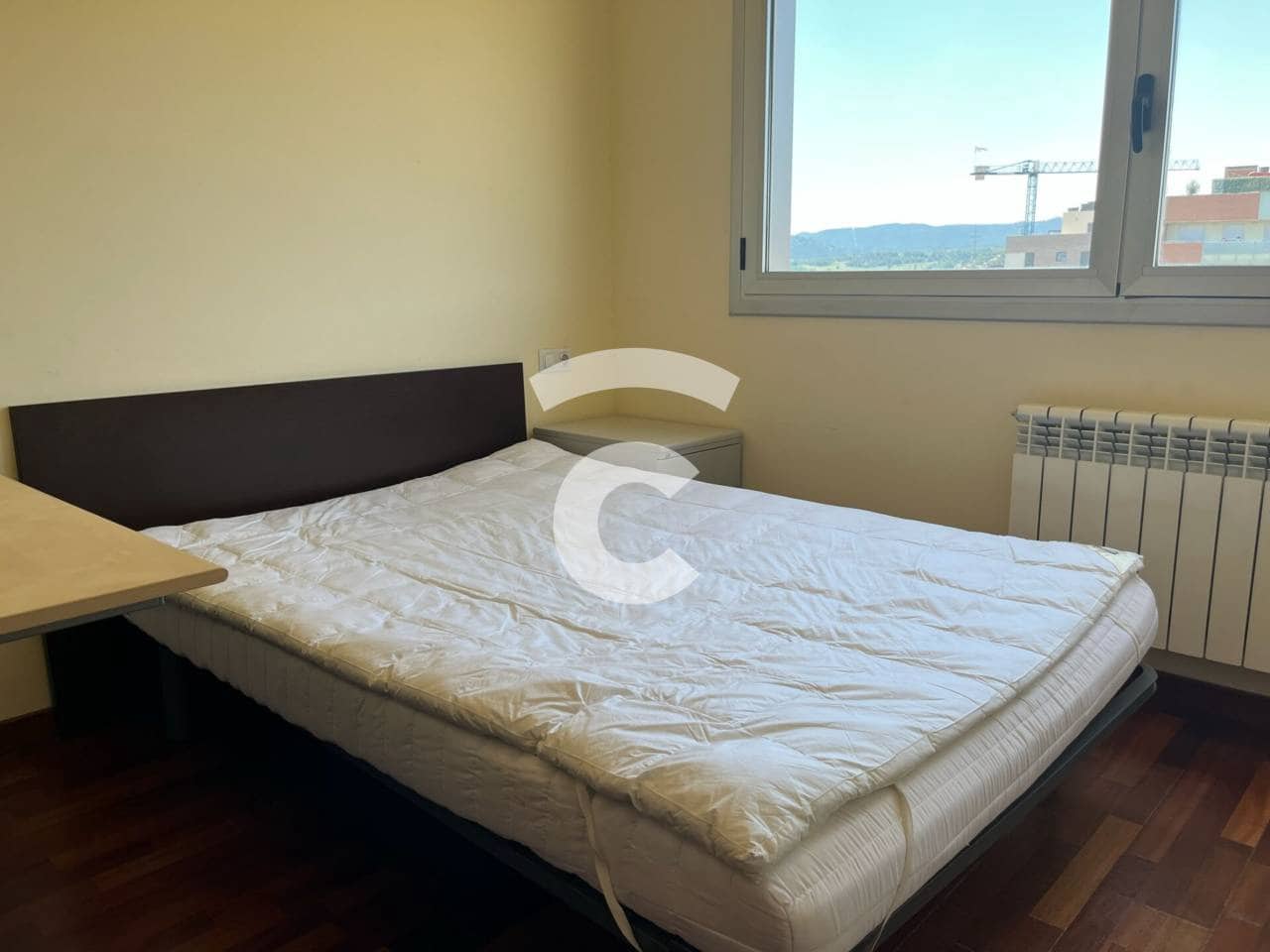4 bedroom Flat for rent in Vic with garage - € 1,300 (Ref: 9912389)