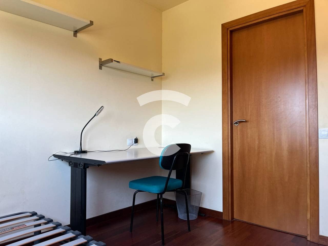 4 bedroom Flat for rent in Vic with garage - € 1,300 (Ref: 9912389)