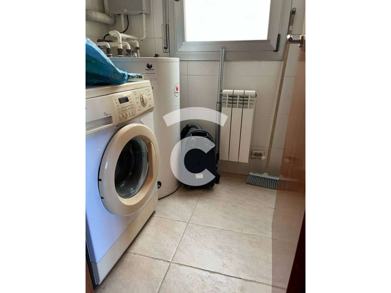 4 bedroom Flat for rent in Vic with garage - € 1,300 (Ref: 9912389)