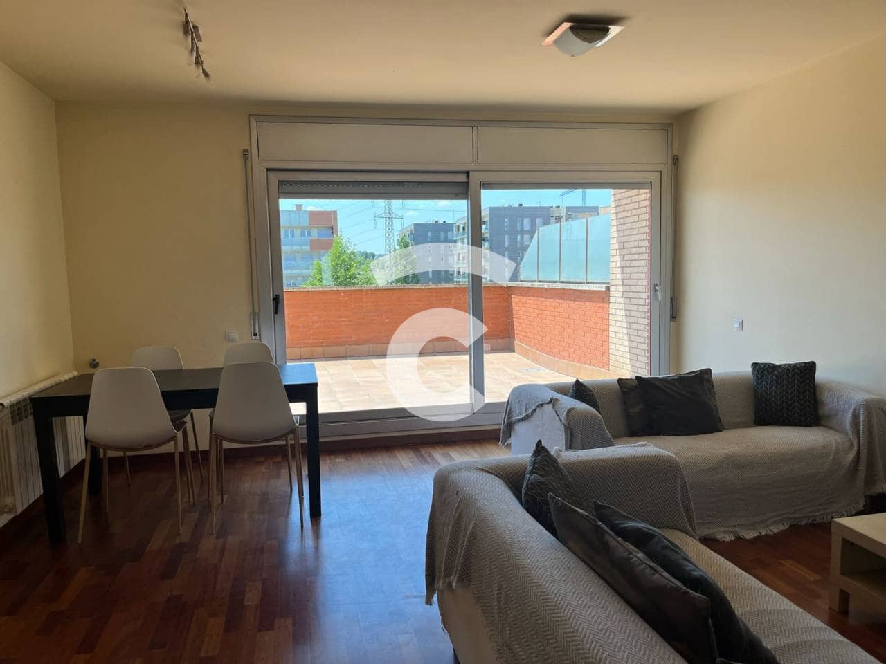4 bedroom Flat for rent in Vic with garage - € 1,300 (Ref: 9912389)