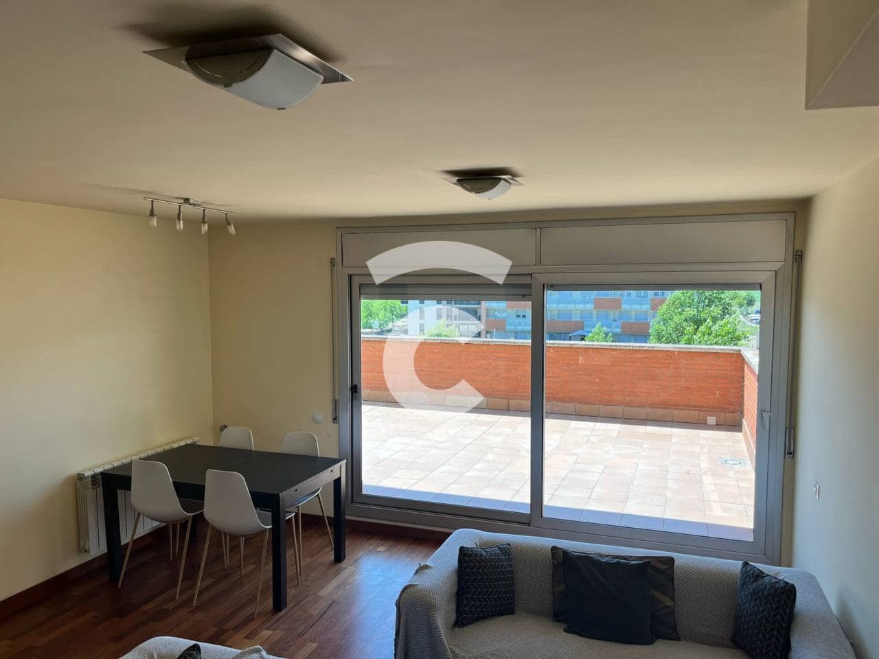 4 bedroom Flat for rent in Vic with garage - € 1,300 (Ref: 9912389)