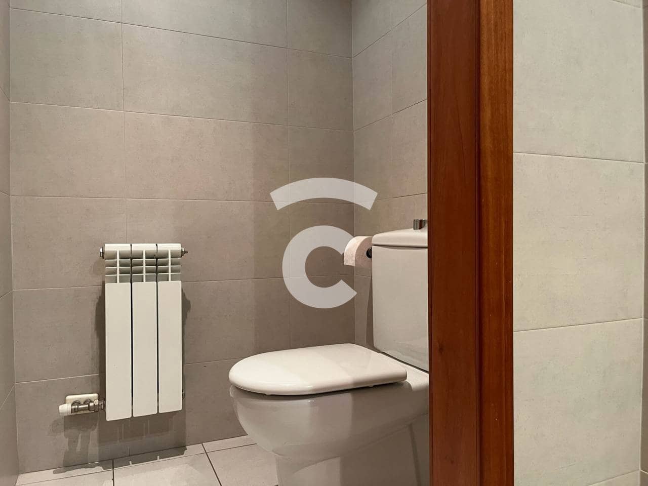 4 bedroom Flat for rent in Vic with garage - € 1,300 (Ref: 9912389)