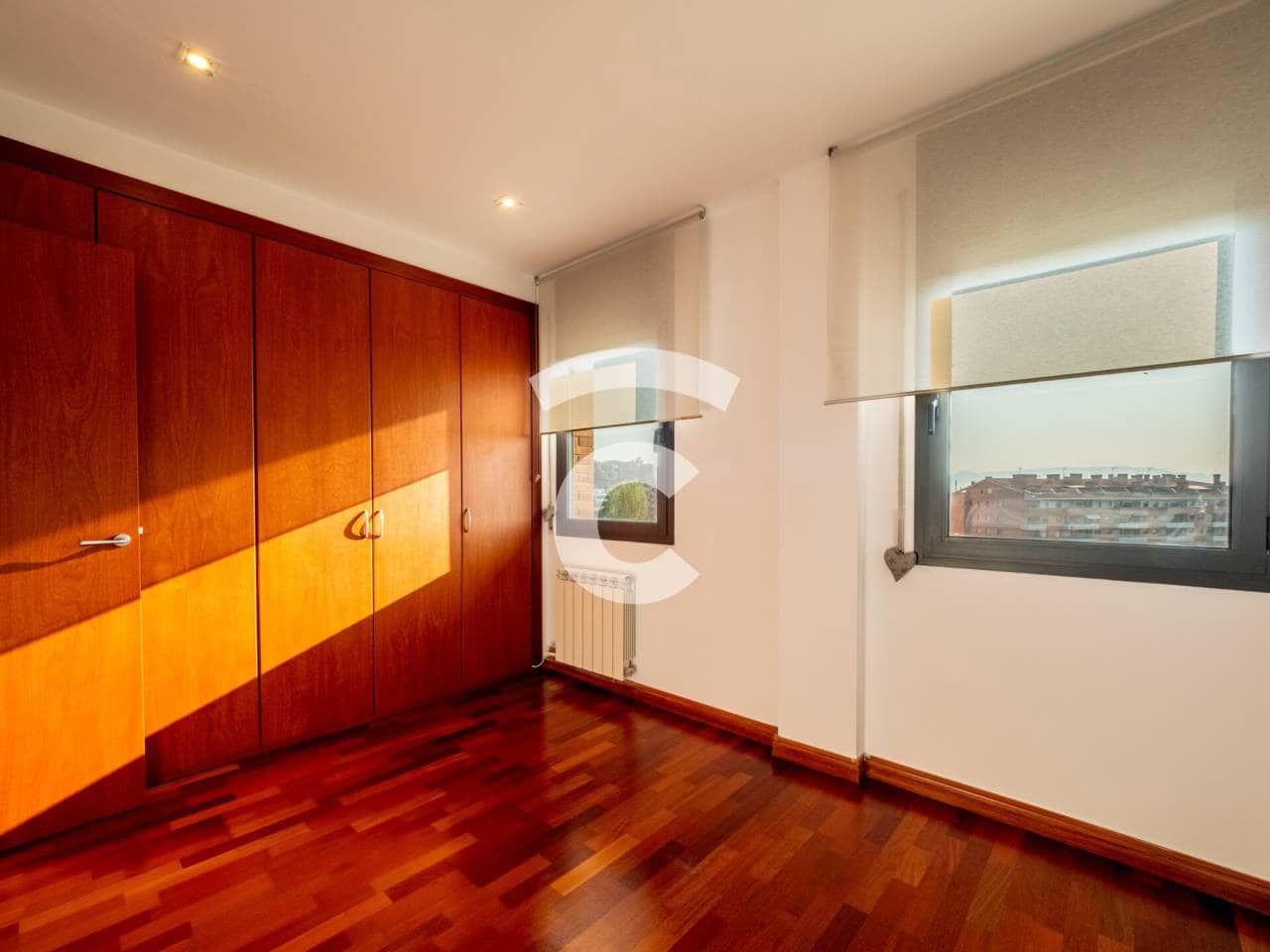 Piso de 4 habitaciones en Vic en venta con piscina garaje - 595.000 € (Ref: 9958985)