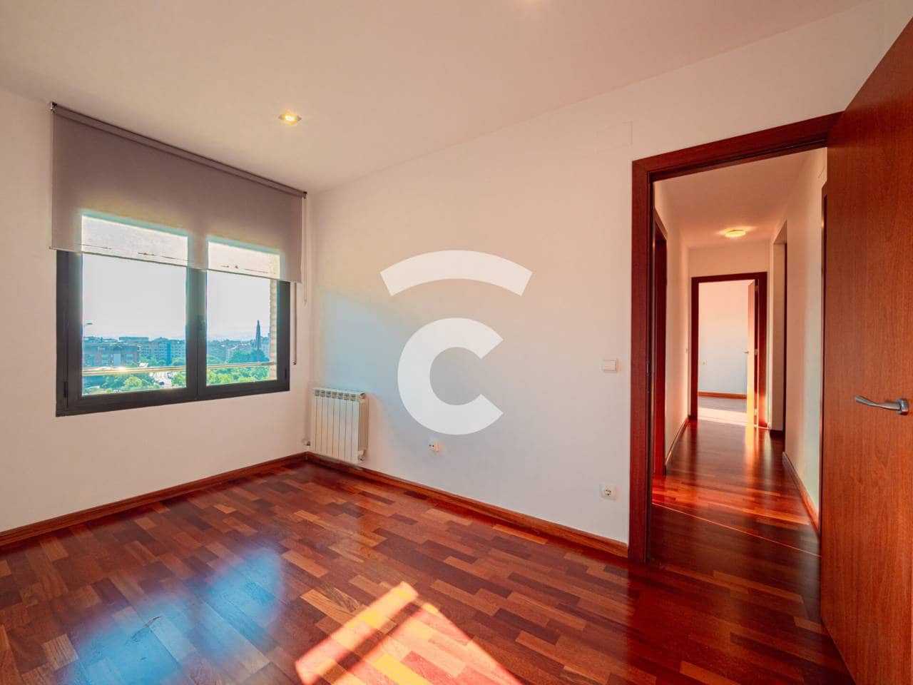 Piso de 4 habitaciones en Vic en venta con piscina garaje - 595.000 € (Ref: 9958985)