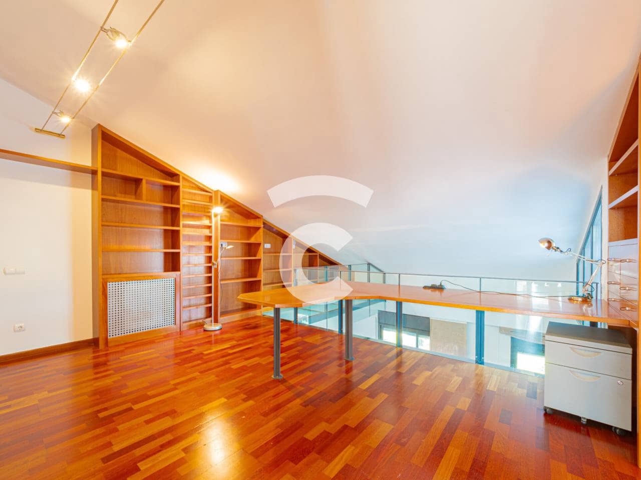 Piso de 4 habitaciones en Vic en venta con piscina garaje - 595.000 € (Ref: 9958985)
