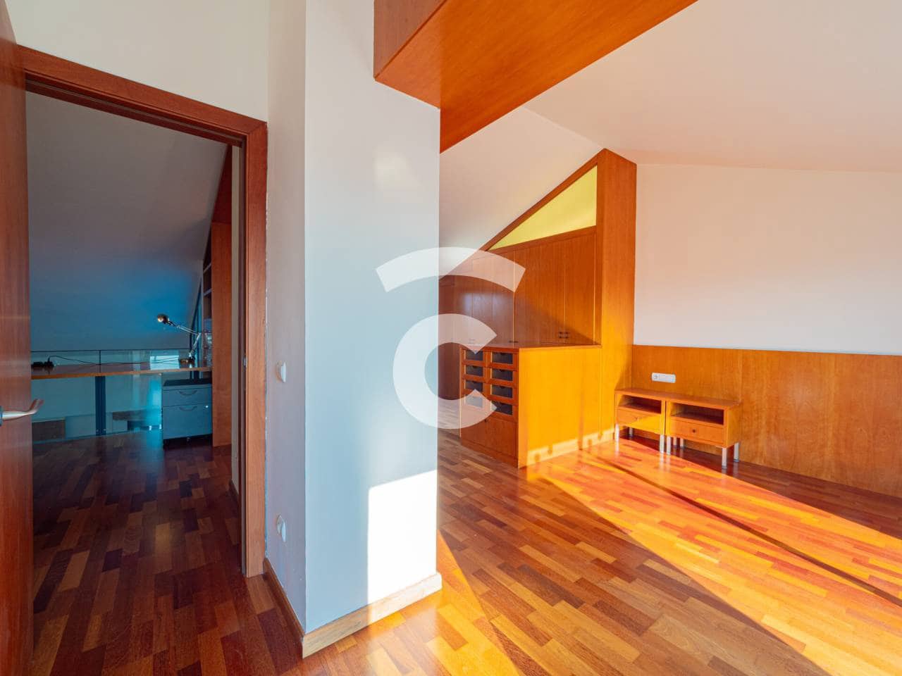 Piso de 4 habitaciones en Vic en venta con piscina garaje - 595.000 € (Ref: 9958985)