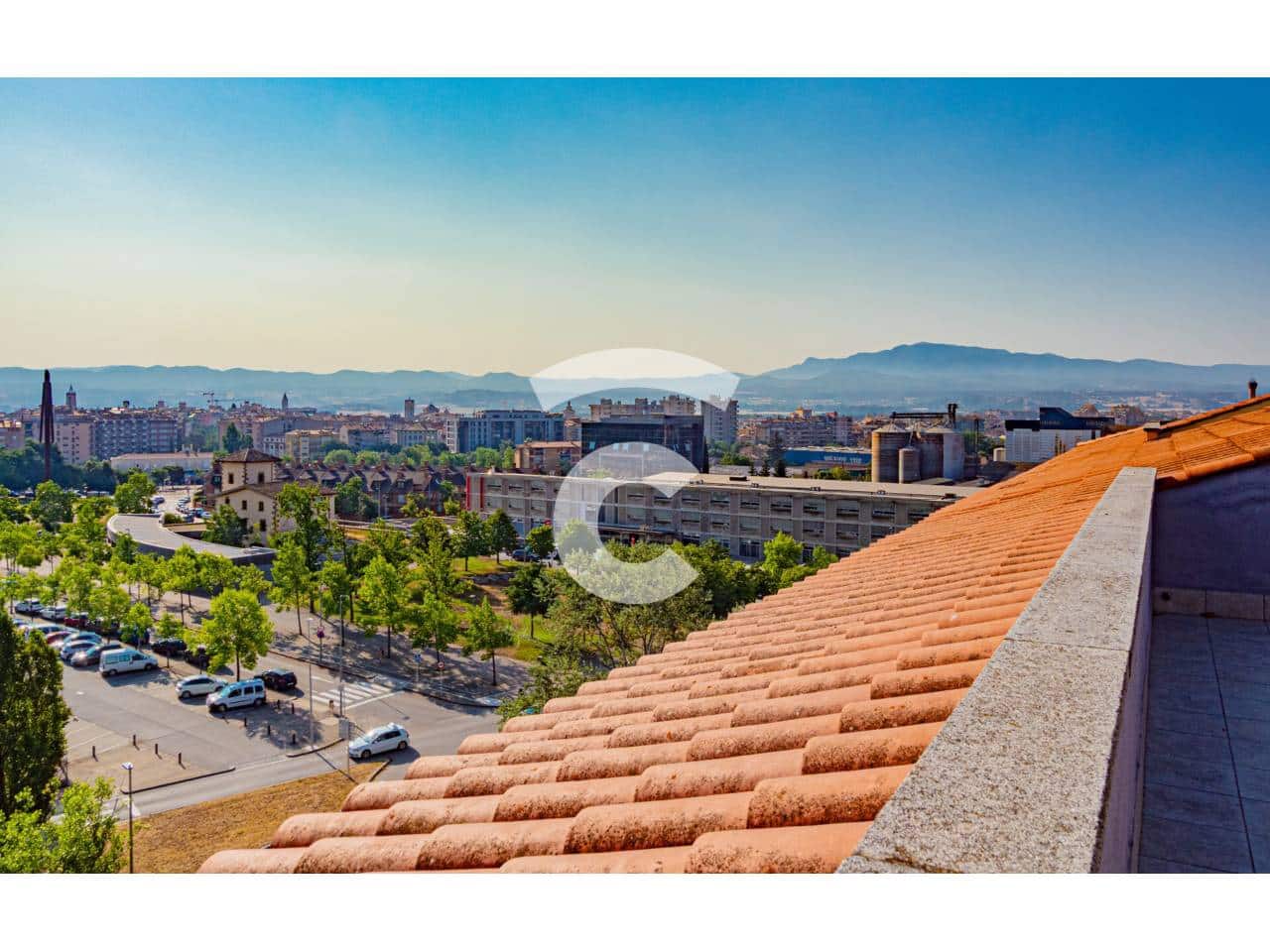 Piso de 4 habitaciones en Vic en venta con piscina garaje - 595.000 € (Ref: 9958985)
