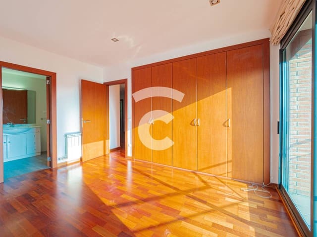 4 Zimmer Wohnung zu verkaufen in Vic mit Pool Garage - 595.000 € (Ref: 9958985)