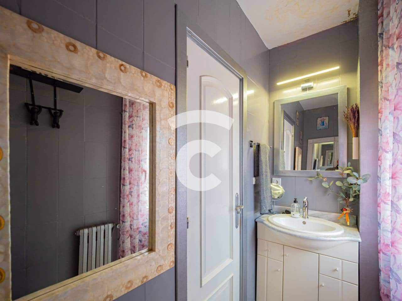 4 chambre Maison de Ville à vendre à Roda de Ter avec garage - 265 000 € (Ref: 9990125)