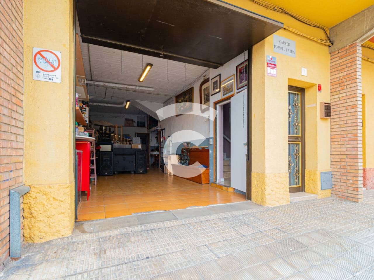 4 chambre Maison de Ville à vendre à Roda de Ter avec garage - 265 000 € (Ref: 9990125)