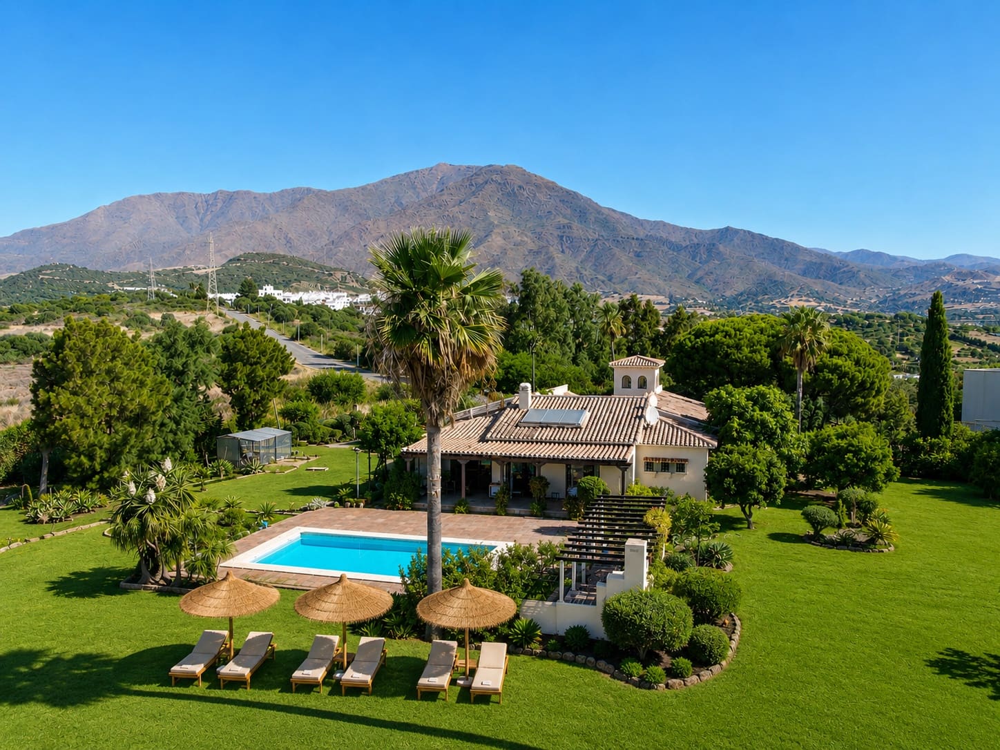 Finca/Casa Rural de 4 habitaciones en Estepona en venta con piscina garaje - 1.740.000 € (Ref: 10012152)