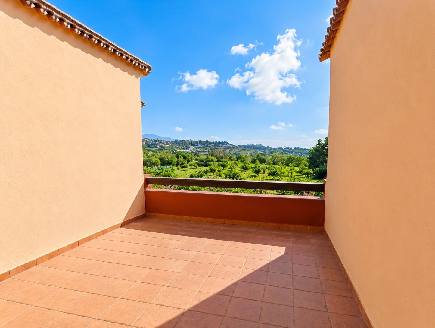6 slaapkamer Finca/Landhuis te koop in Estepona met garage - € 1.850.000 (Ref: 10025989)