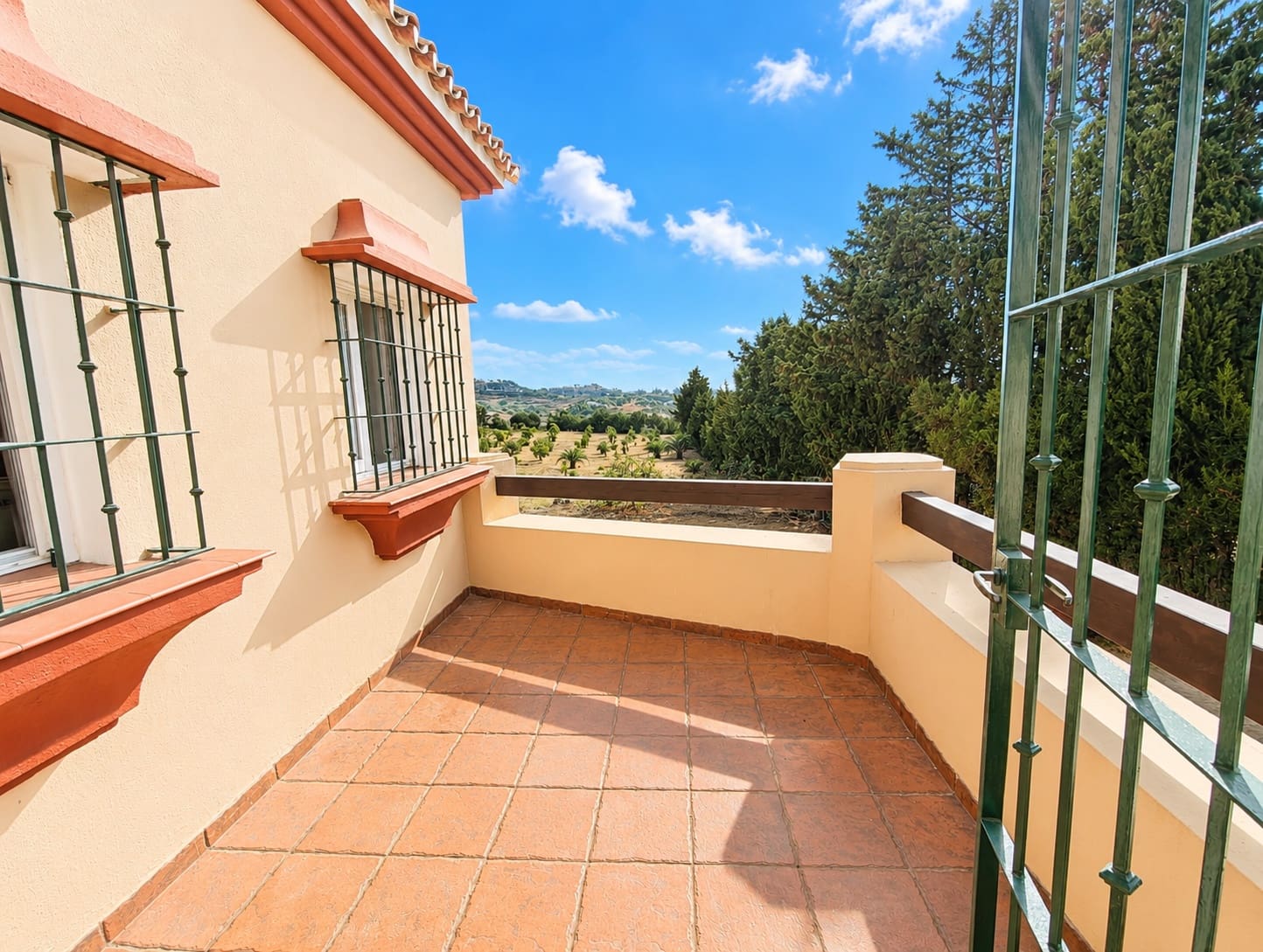 6 slaapkamer Finca/Landhuis te koop in Estepona met garage - € 1.850.000 (Ref: 10025989)