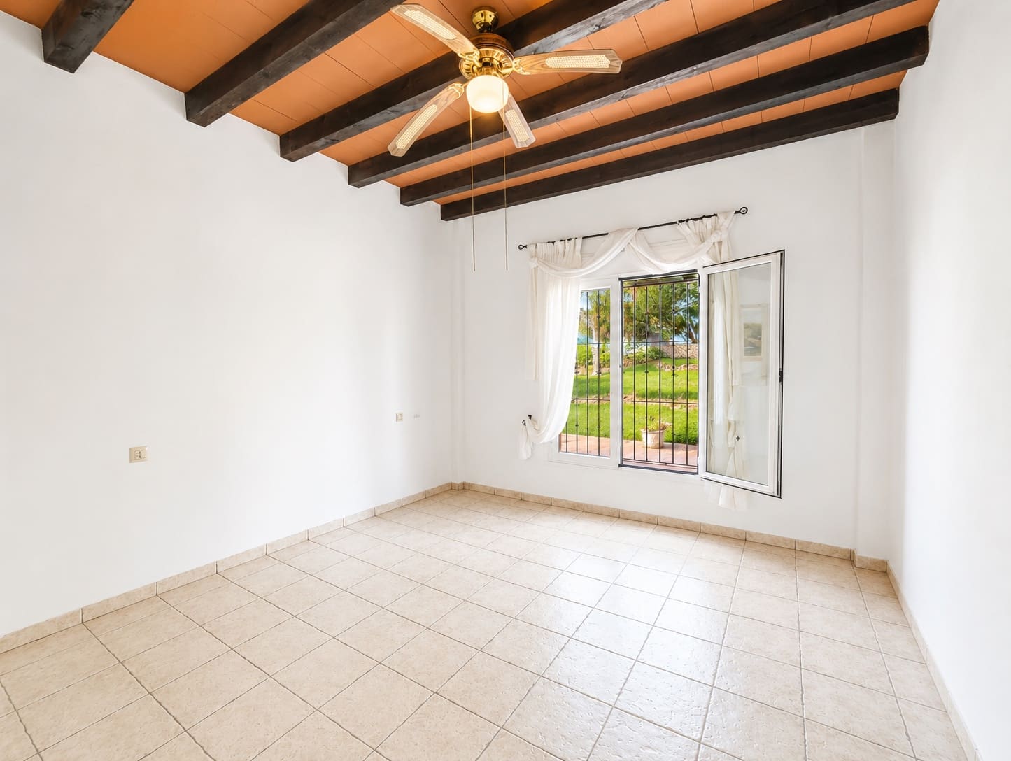 6 slaapkamer Finca/Landhuis te koop in Estepona met garage - € 1.850.000 (Ref: 10025989)