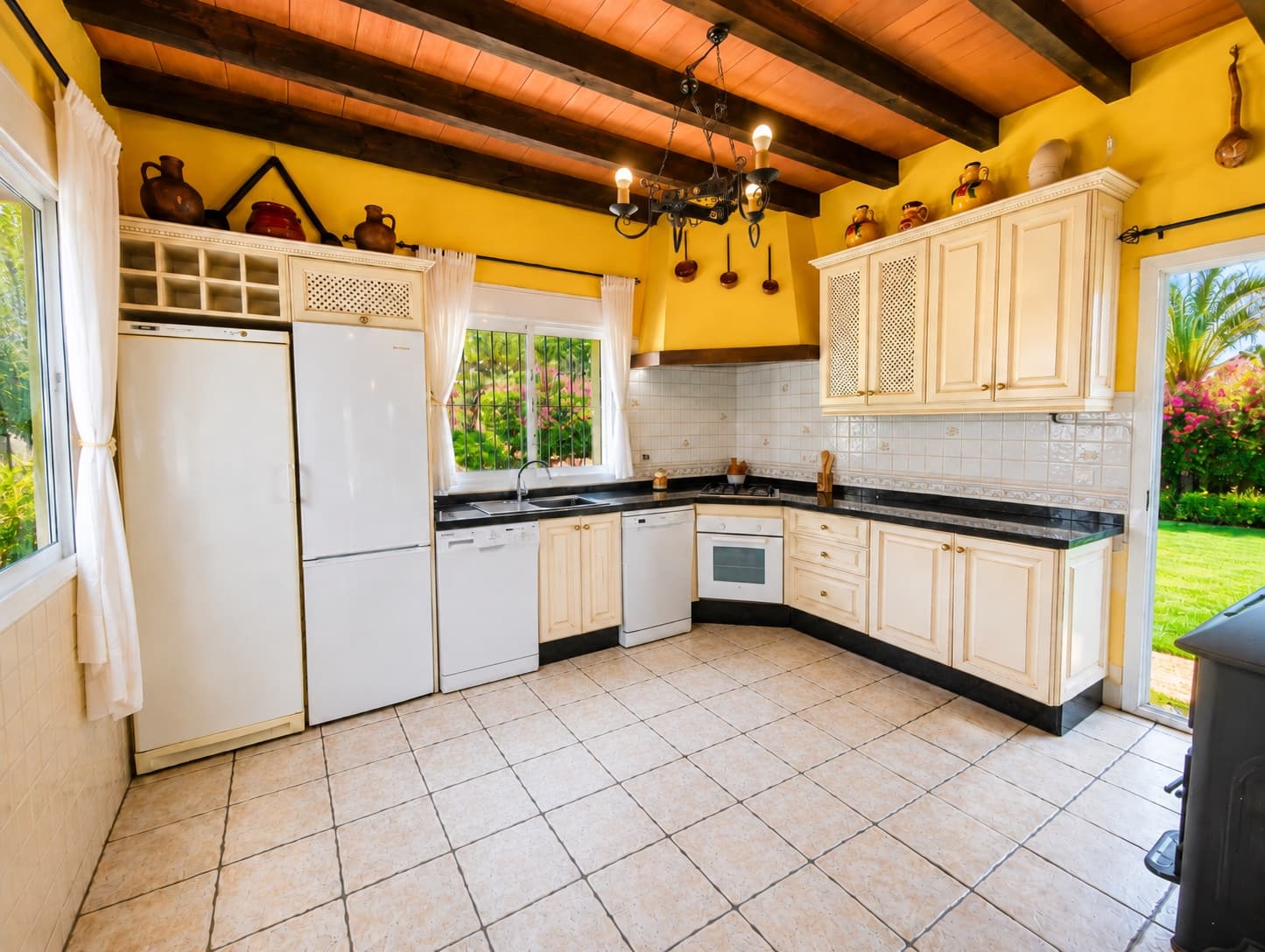6 slaapkamer Finca/Landhuis te koop in Estepona met garage - € 1.850.000 (Ref: 10025989)