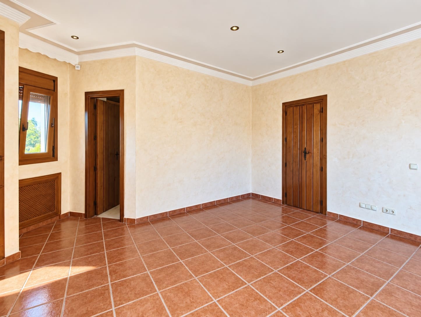 4 sypialnia Finka/Dom wiejski na sprzedaż w Estepona z garażem - 1 400 000 € (Ref: 10076777)