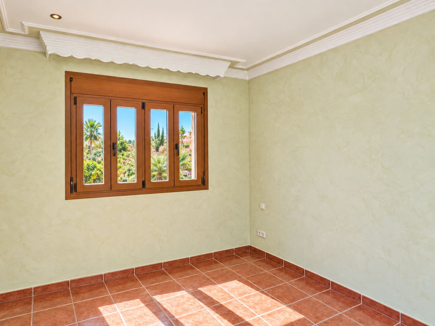 4 sypialnia Finka/Dom wiejski na sprzedaż w Estepona z garażem - 1 400 000 € (Ref: 10076777)