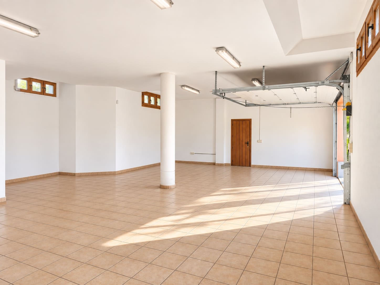 4 sypialnia Finka/Dom wiejski na sprzedaż w Estepona z garażem - 1 400 000 € (Ref: 10076777)