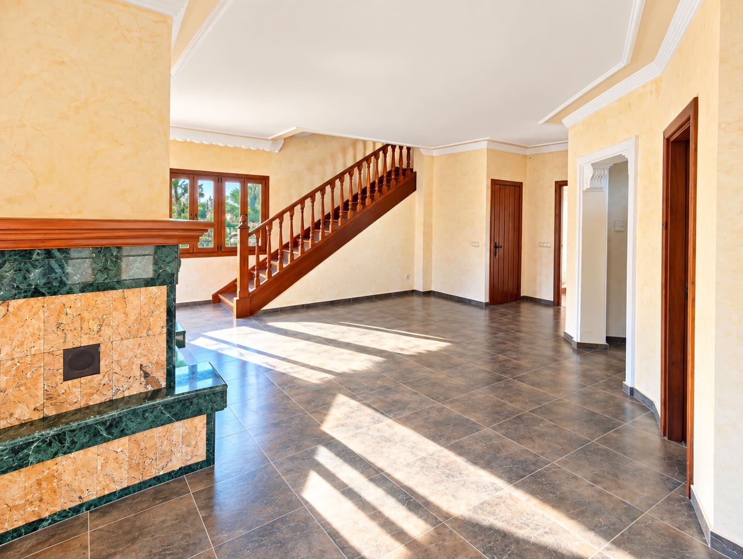 4 sypialnia Finka/Dom wiejski na sprzedaż w Estepona z garażem - 1 400 000 € (Ref: 10076777)