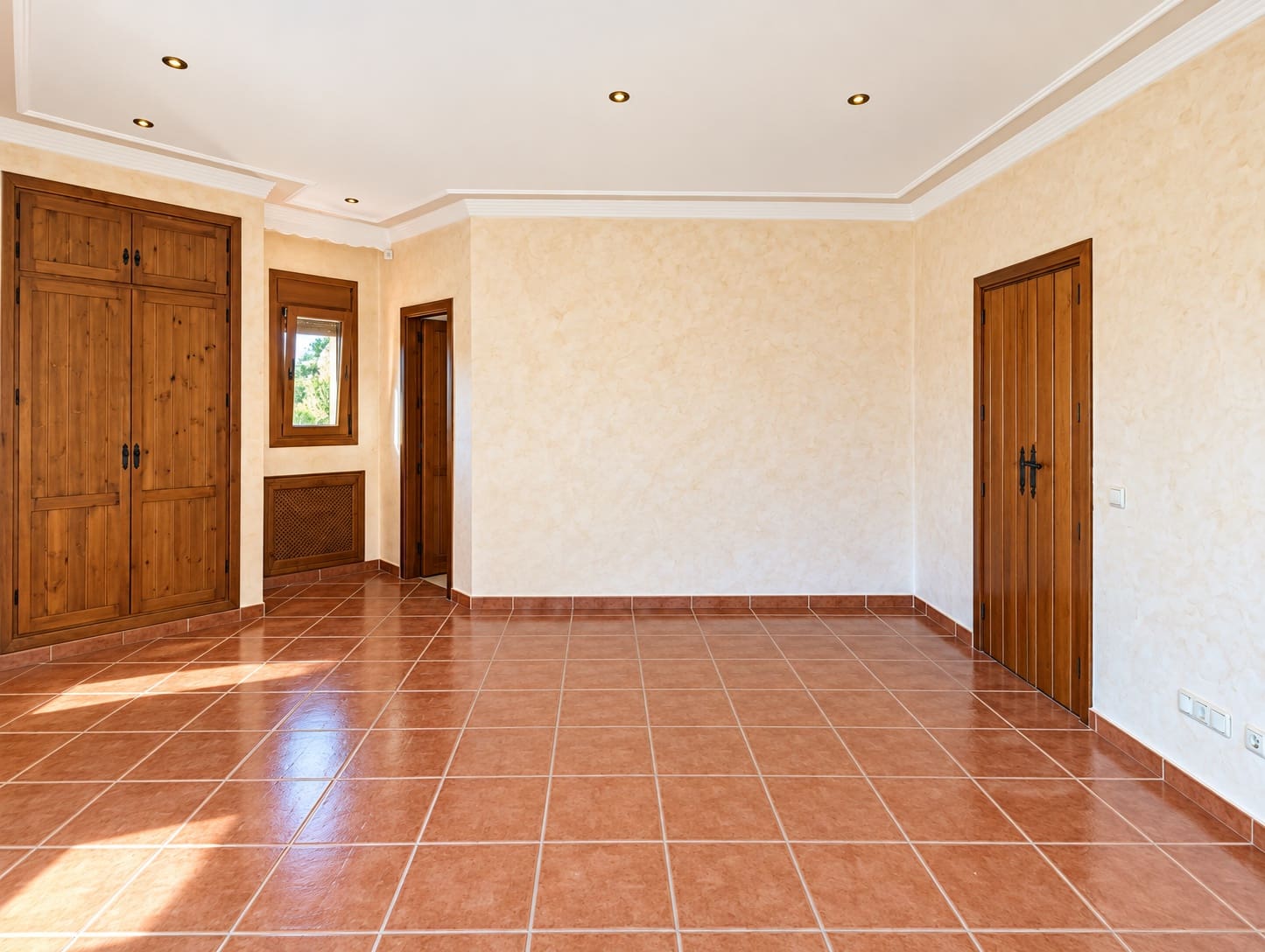 4 sypialnia Finka/Dom wiejski na sprzedaż w Estepona z garażem - 1 400 000 € (Ref: 10076777)