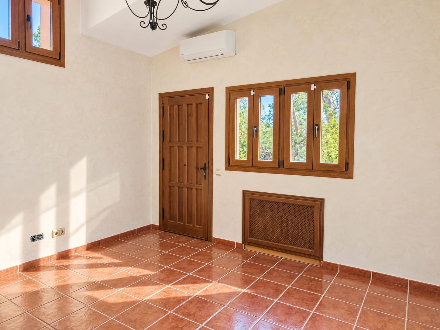 4 sypialnia Finka/Dom wiejski na sprzedaż w Estepona z garażem - 1 400 000 € (Ref: 10076777)