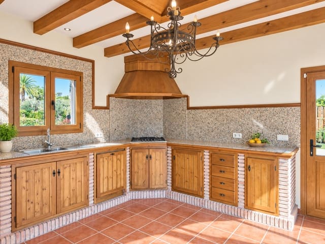 4 sypialnia Finka/Dom wiejski na sprzedaż w Estepona z garażem - 1 400 000 € (Ref: 10076777)