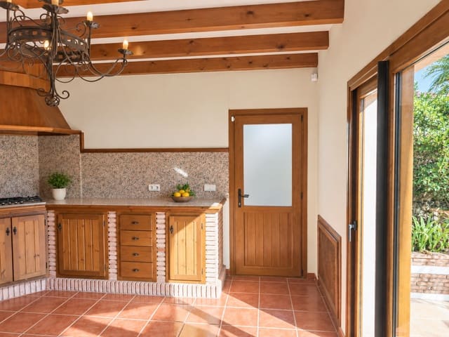 4 sypialnia Finka/Dom wiejski na sprzedaż w Estepona z garażem - 1 400 000 € (Ref: 10076777)
