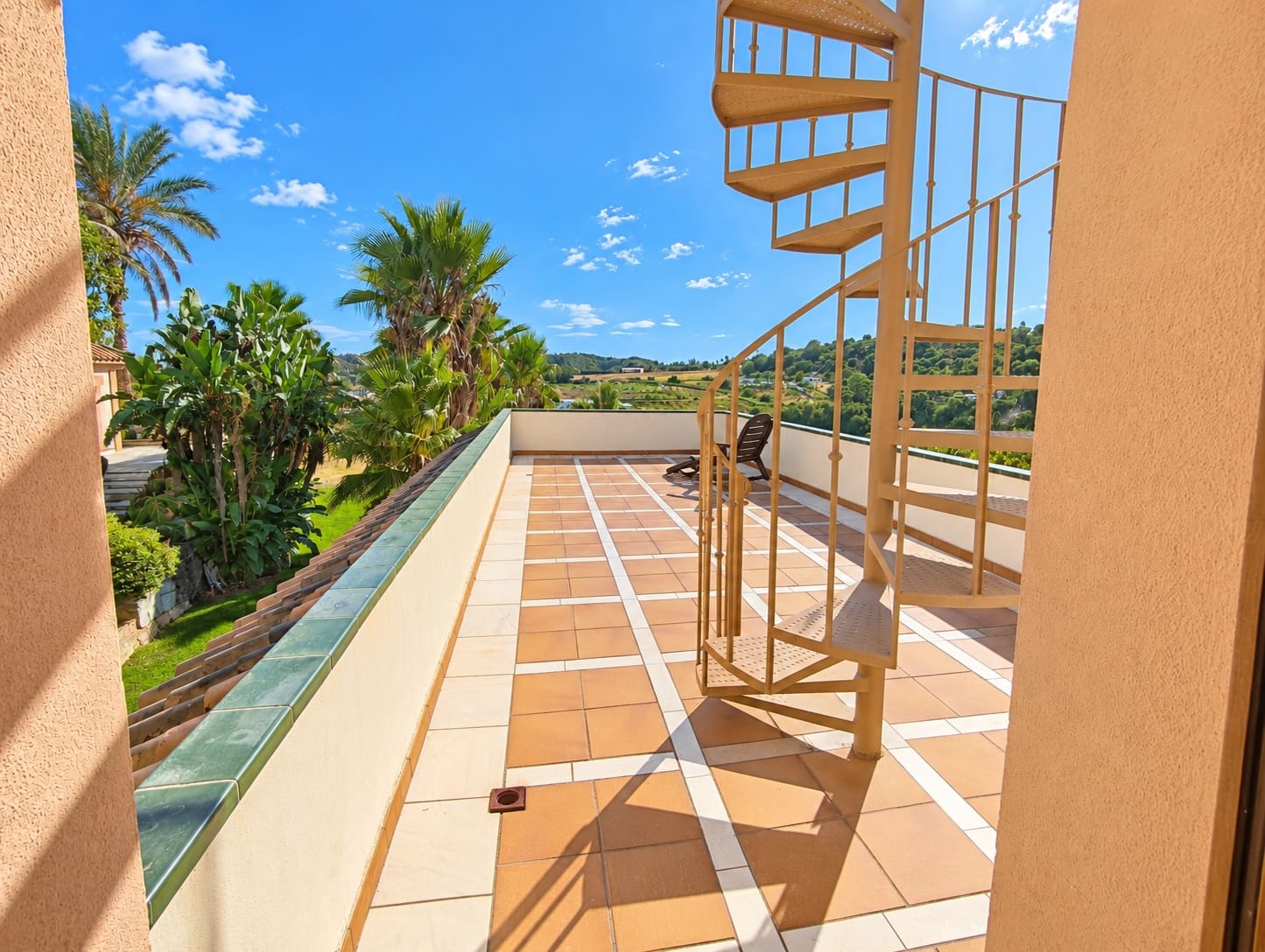 4 sypialnia Finka/Dom wiejski na sprzedaż w Estepona z garażem - 1 400 000 € (Ref: 10076777)
