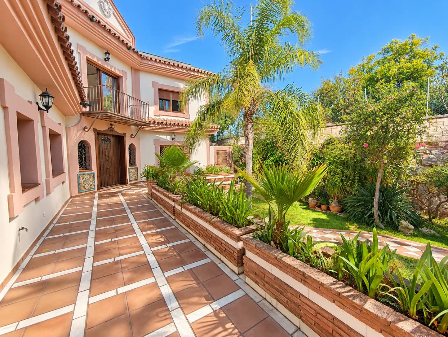 4 sypialnia Finka/Dom wiejski na sprzedaż w Estepona z garażem - 1 400 000 € (Ref: 10076777)