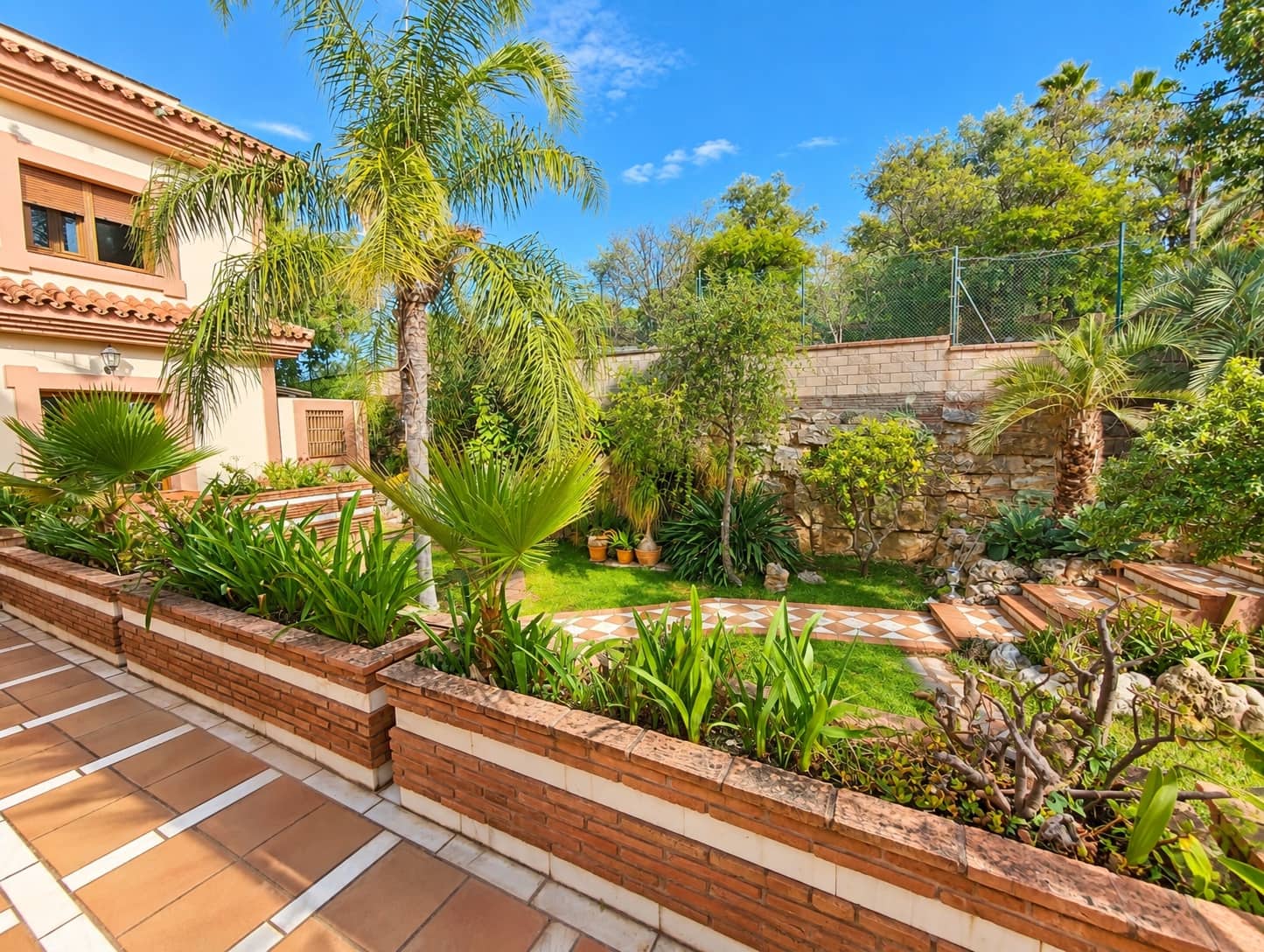 4 sypialnia Finka/Dom wiejski na sprzedaż w Estepona z garażem - 1 400 000 € (Ref: 10076777)