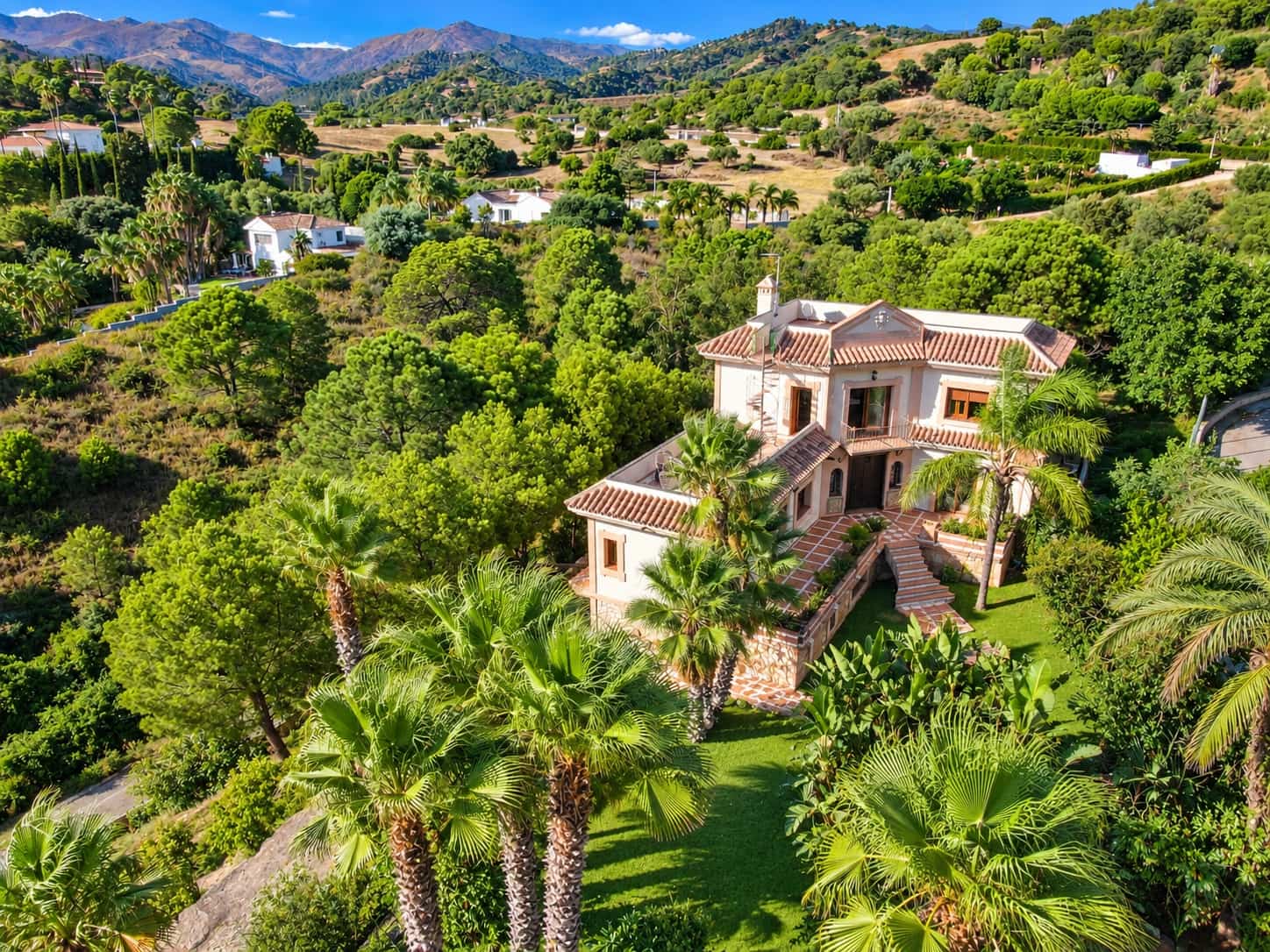 4 sypialnia Finka/Dom wiejski na sprzedaż w Estepona z garażem - 1 400 000 € (Ref: 10076777)