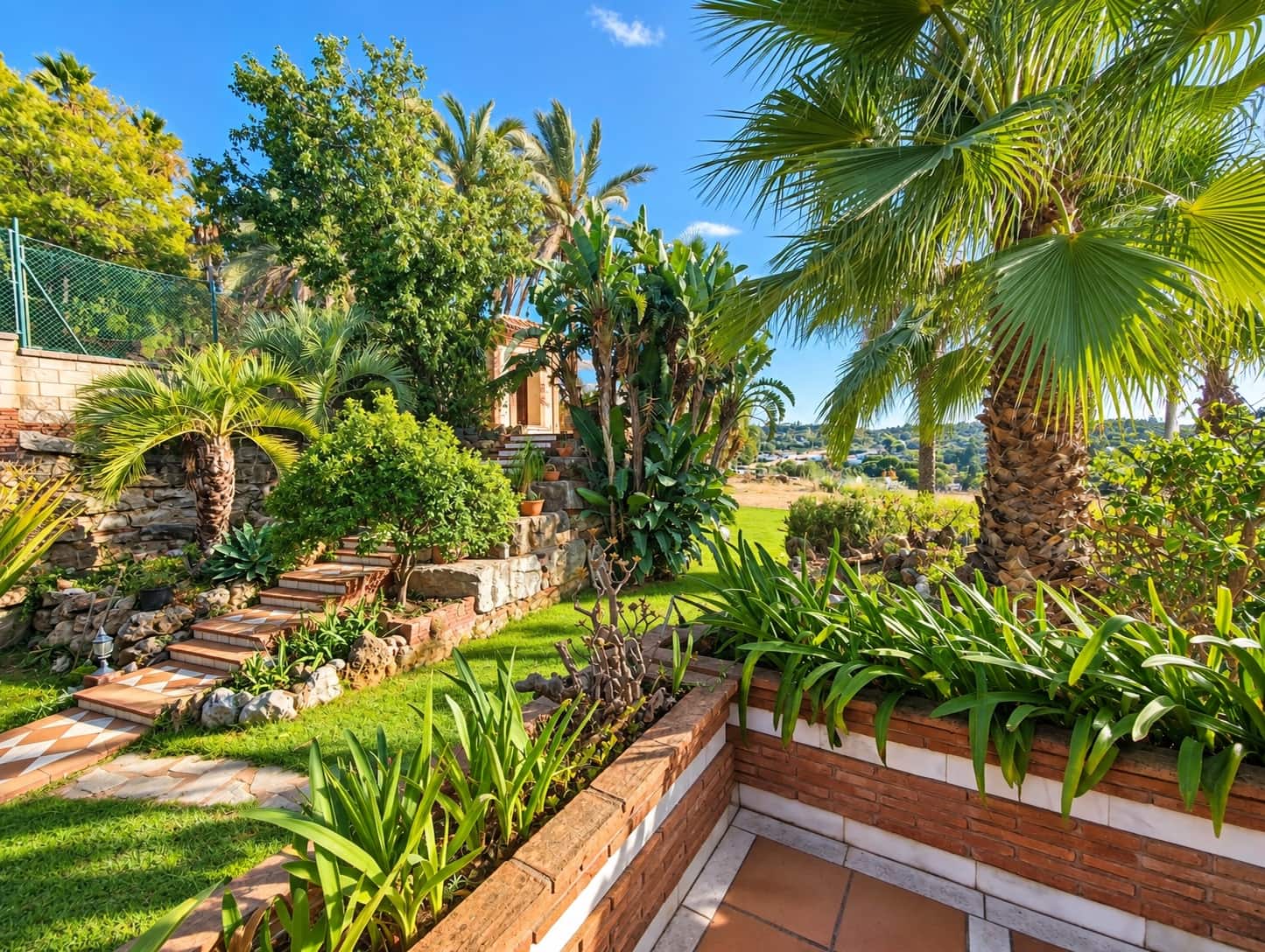 4 sypialnia Finka/Dom wiejski na sprzedaż w Estepona z garażem - 1 400 000 € (Ref: 10076777)
