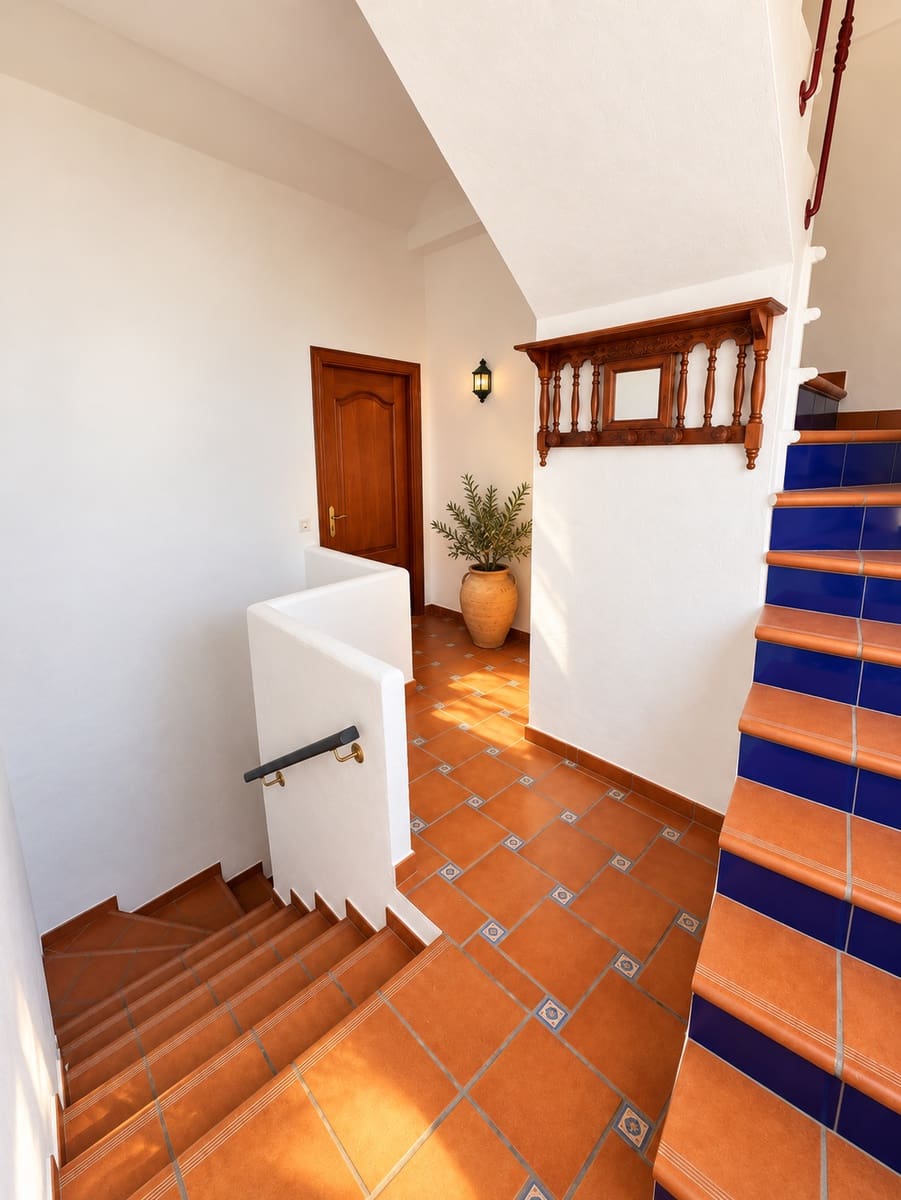 5 bedroom Villa for sale in Casares - € 875,000 (Ref: 10172112)