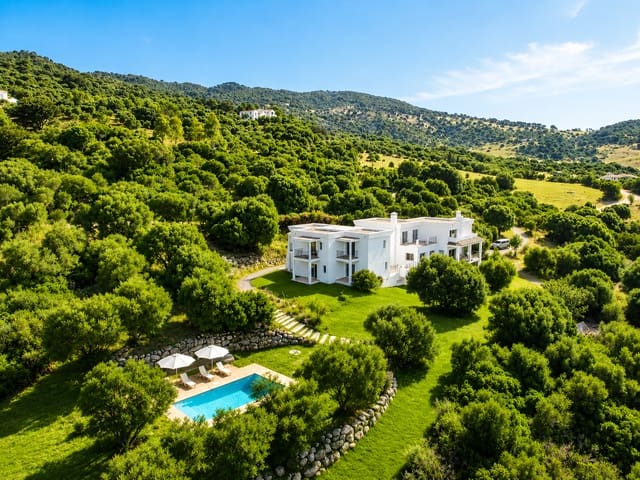 7 soveværelse Finca/Landehus til salg i Gaucín med swimmingpool garage - € 3.300.000 (Ref: 2766183)
