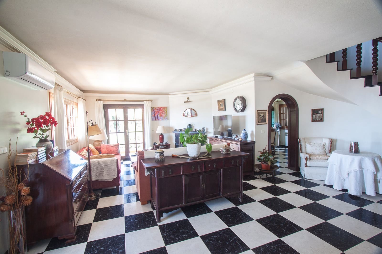 4 bedroom Villa for sale in Manilva with pool garage - € 795,000 (Ref: 6221583)