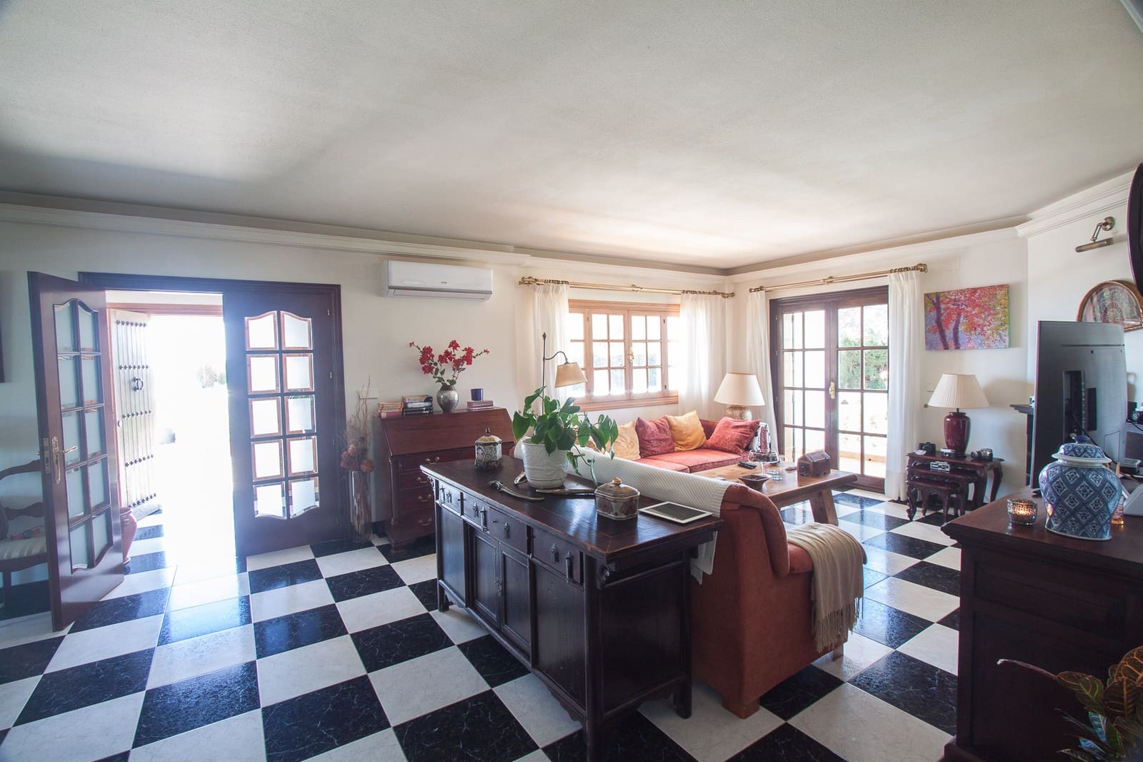 4 bedroom Villa for sale in Manilva with pool garage - € 795,000 (Ref: 6221583)