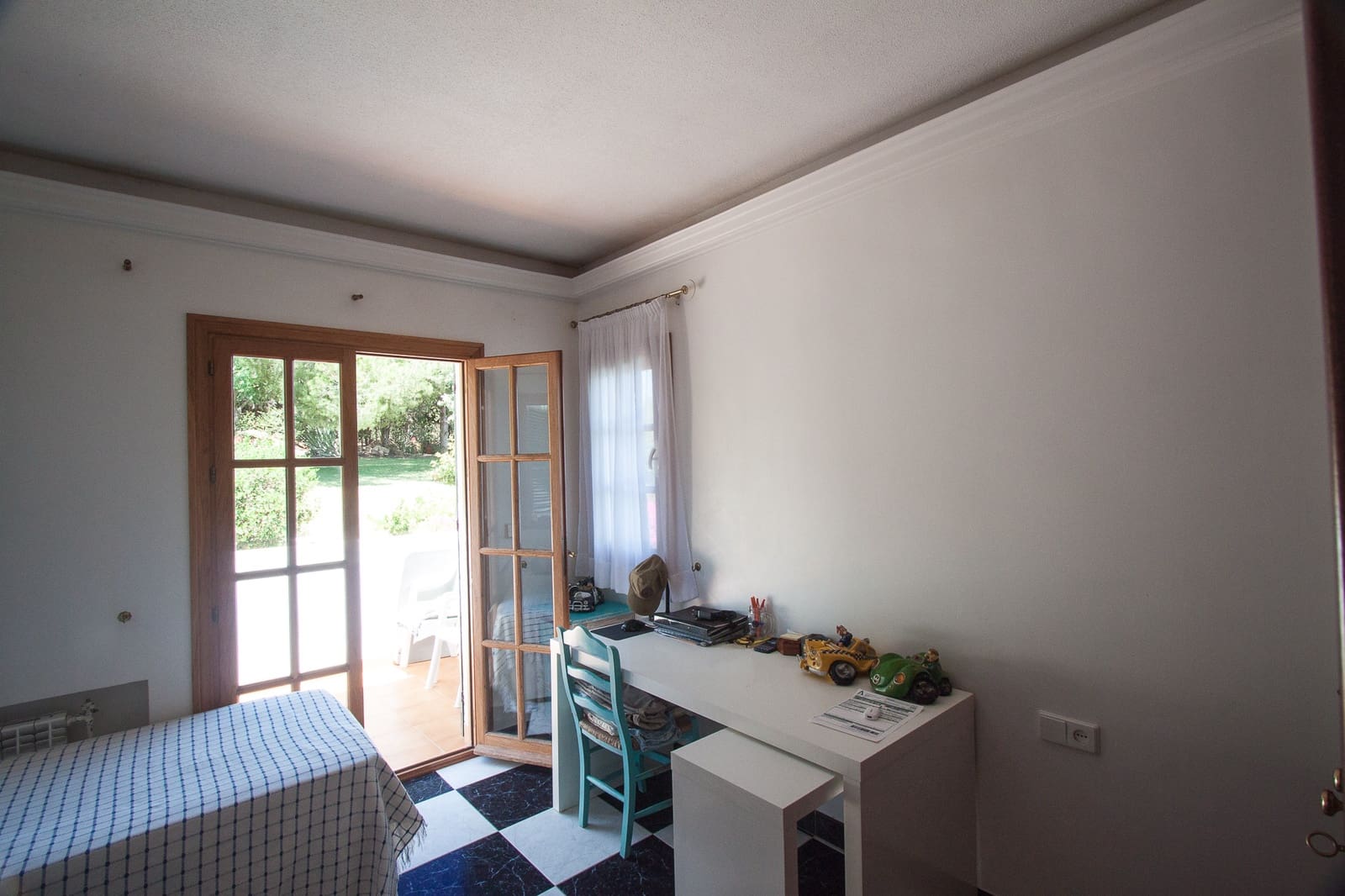 4 bedroom Villa for sale in Manilva with pool garage - € 795,000 (Ref: 6221583)