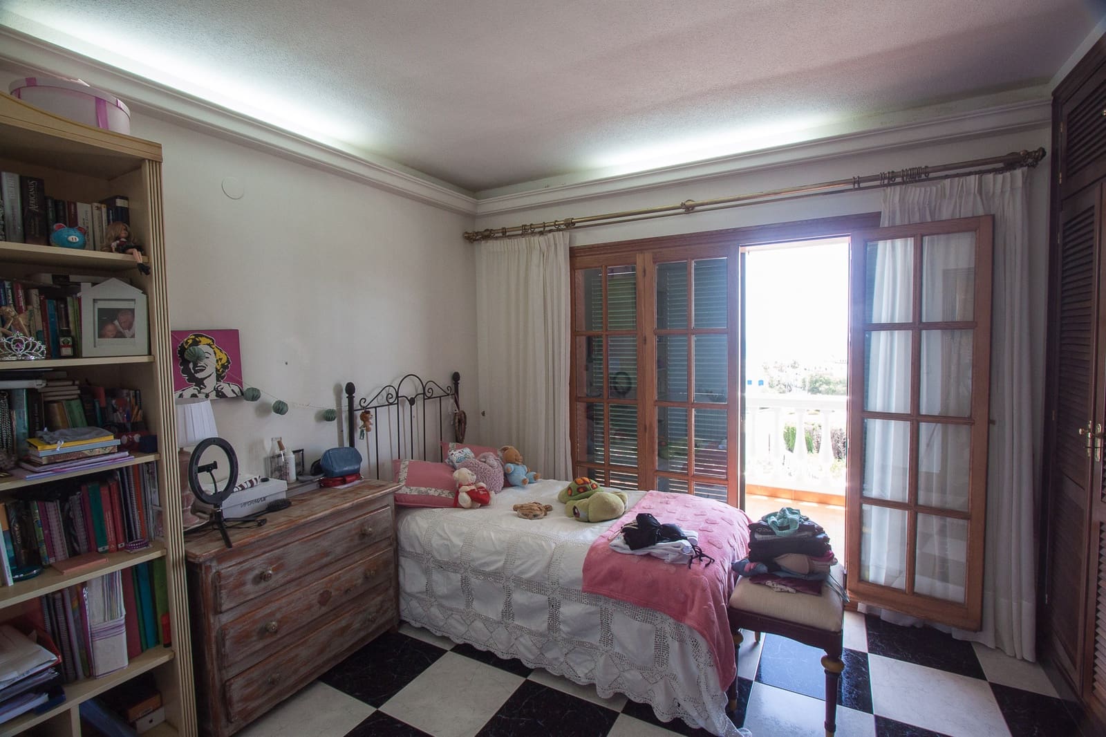 4 bedroom Villa for sale in Manilva with pool garage - € 795,000 (Ref: 6221583)