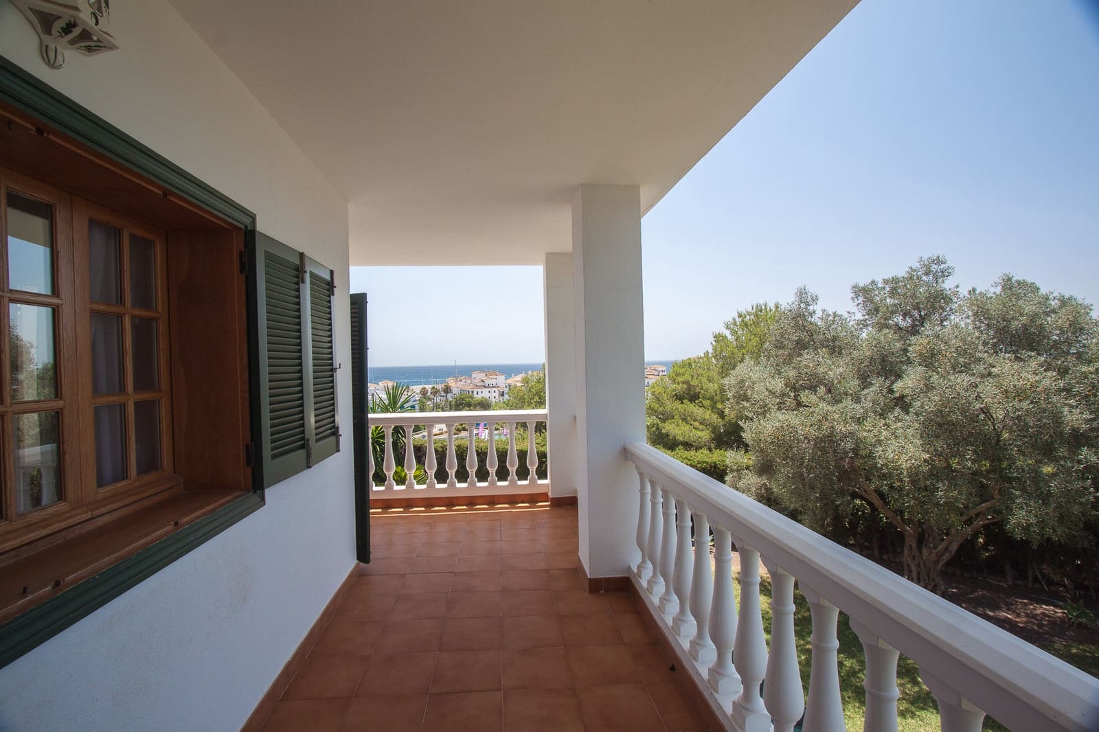 4 bedroom Villa for sale in Manilva with pool garage - € 795,000 (Ref: 6221583)