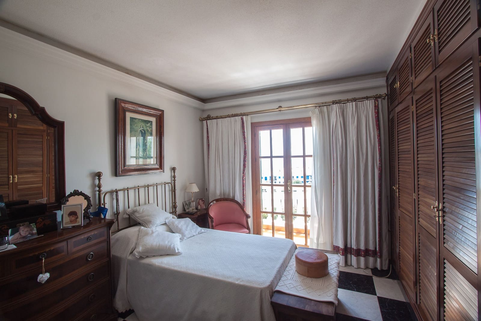 4 bedroom Villa for sale in Manilva with pool garage - € 795,000 (Ref: 6221583)