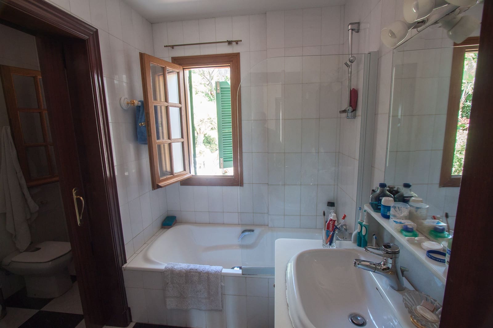 4 bedroom Villa for sale in Manilva with pool garage - € 795,000 (Ref: 6221583)